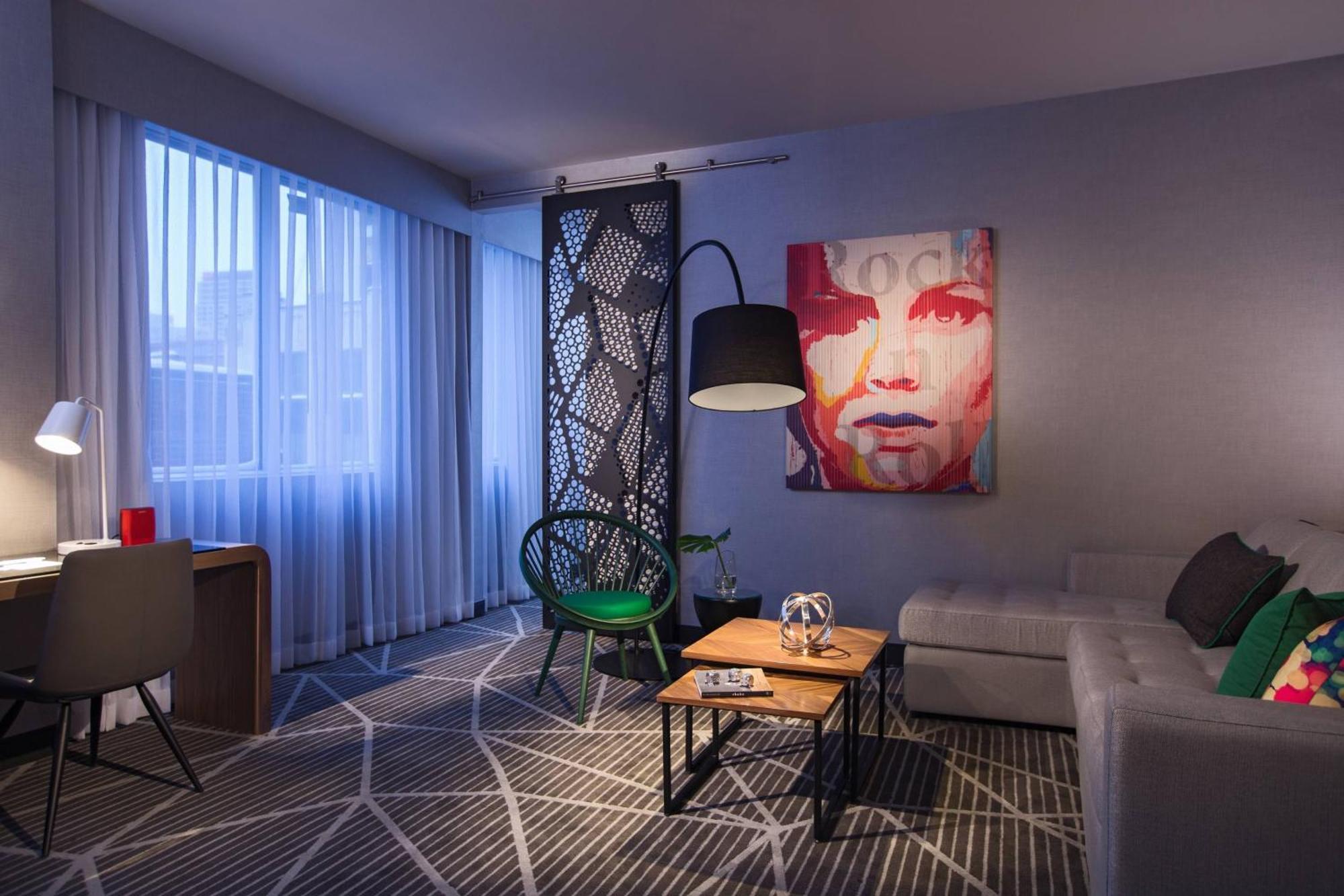 Renaissance Downtown Hotel Montreal