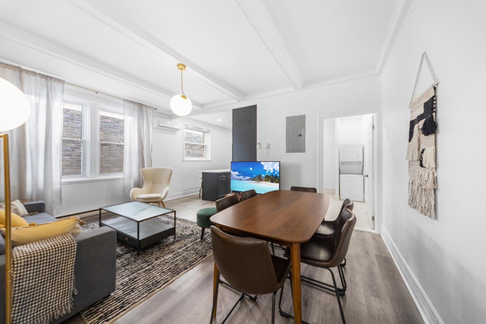 Modern And Cozy 4 Bedrooms Sleep 12 Apartment Montreal