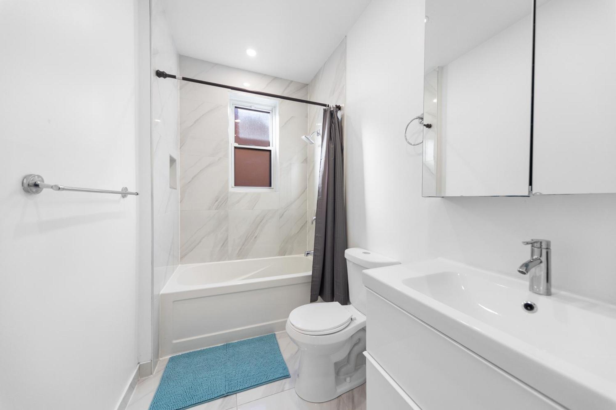 Modern And Cozy 4 Bedrooms Sleep 12 Apartment *