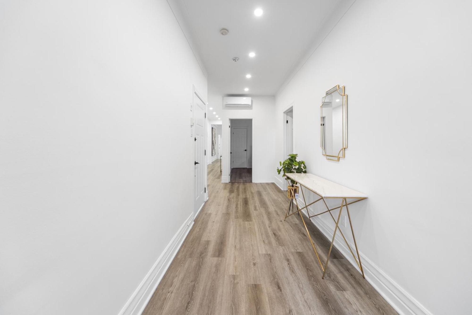 Modern And Cozy 4 Bedrooms Sleep 12 * Montreal