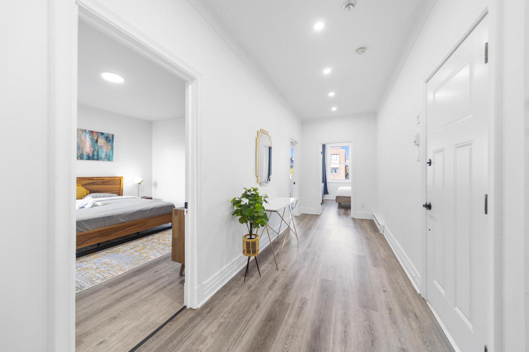 Modern And Cozy 4 Bedrooms Sleep 12 Apartment