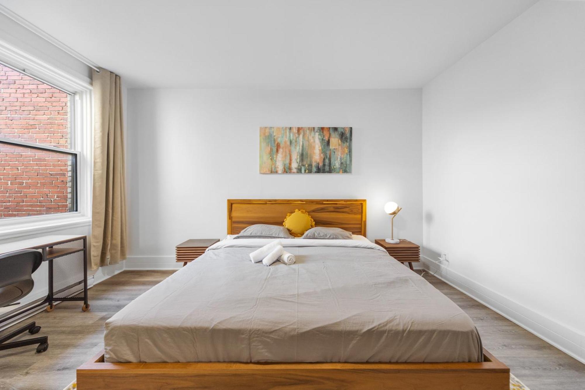 Modern And Cozy 4 Bedrooms Sleep 12 Apartment *
