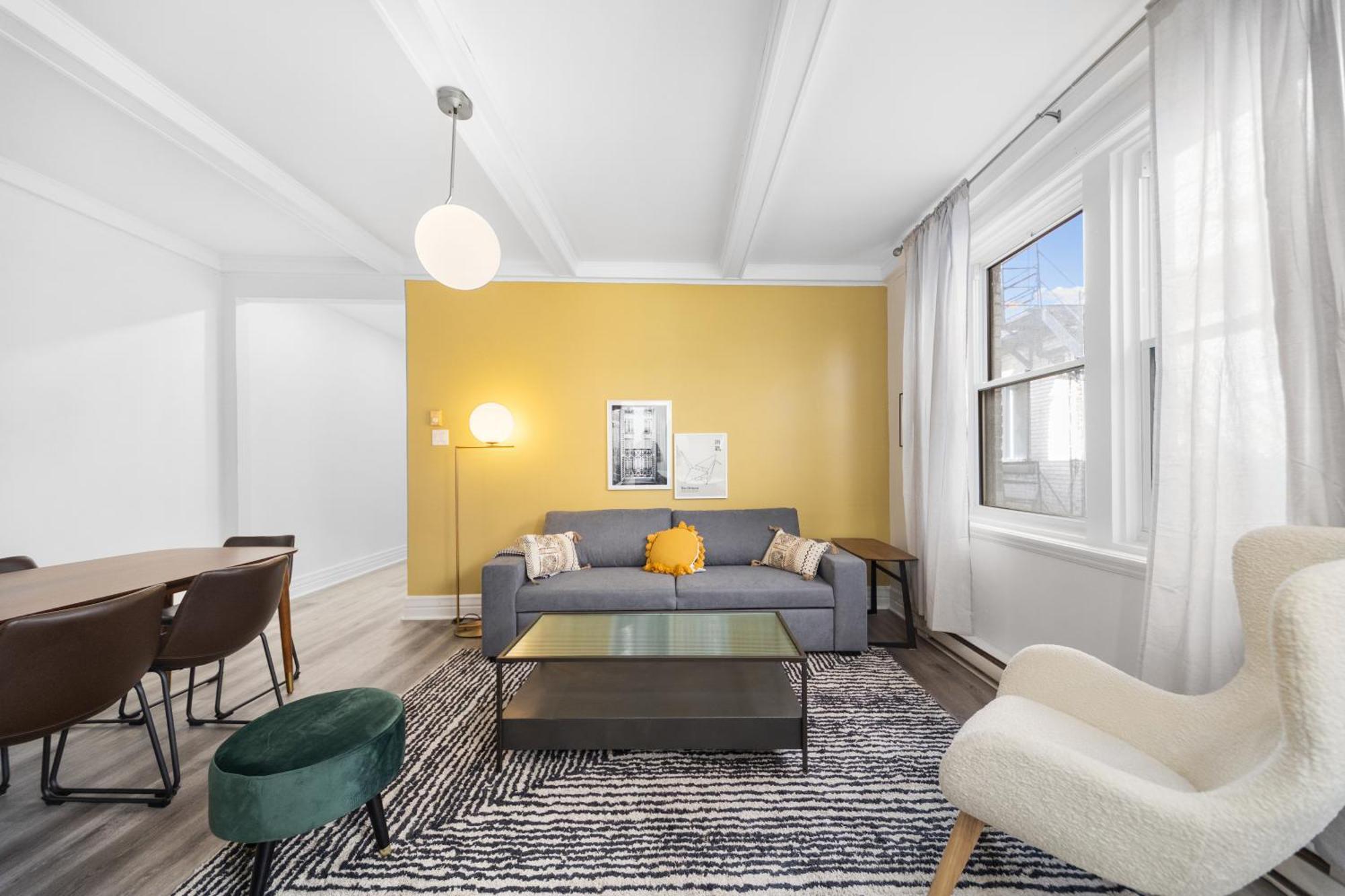 Apartment Modern And Cozy 4 Bedrooms Sleep 12 Montreal