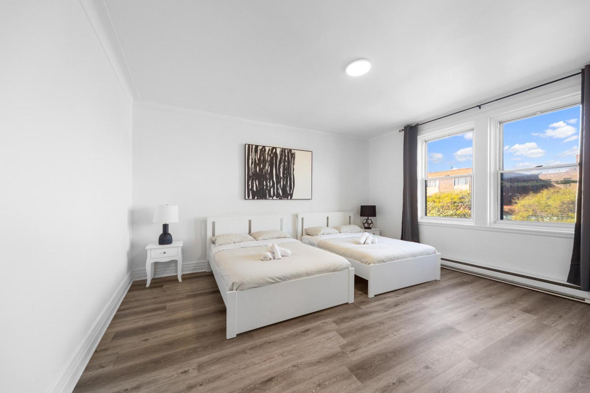 Modern And Cozy 4 Bedrooms Sleep 12