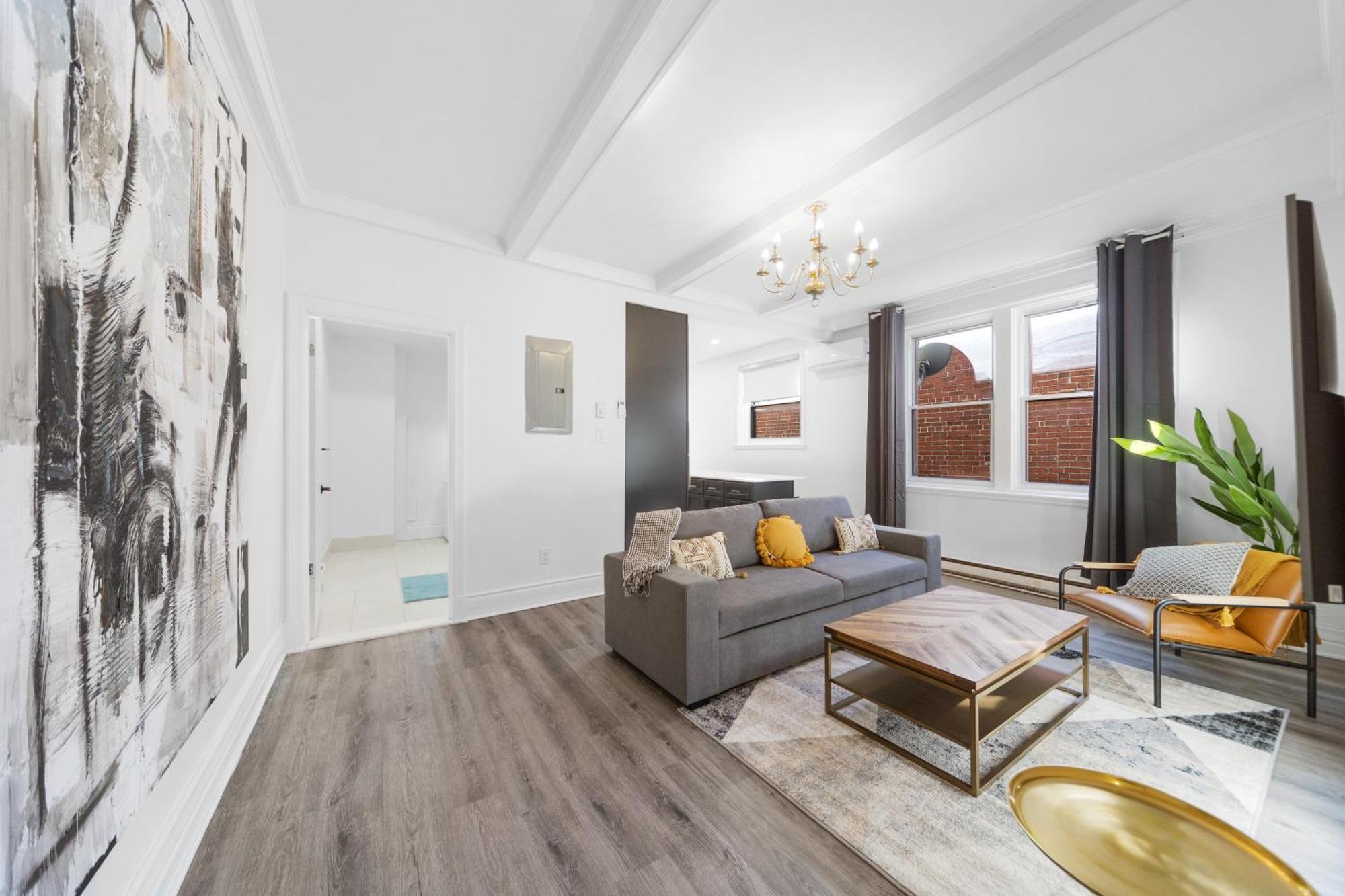Apartment Modern And Cozy 4 Bedrooms Sleep 12