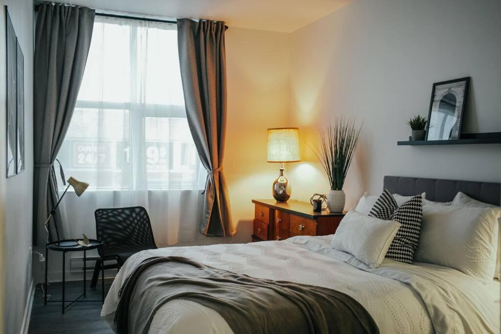 Hresidences Modern On Ontario Street Apartment Montreal