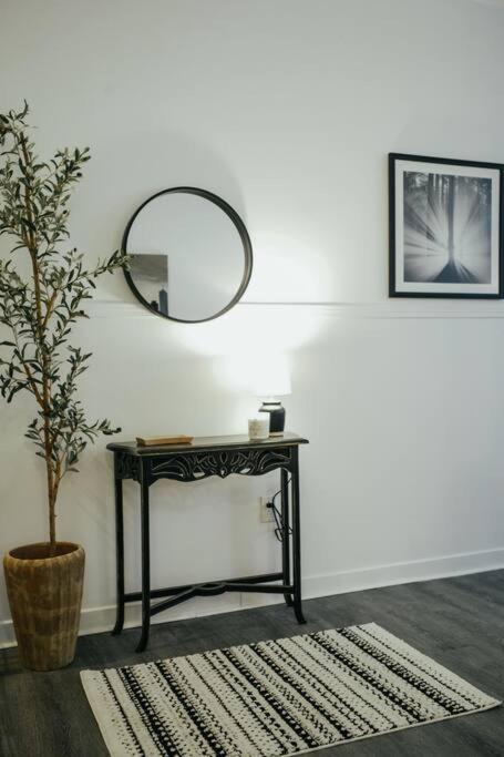 Apartment Hresidences Modern On Ontario Street Montreal