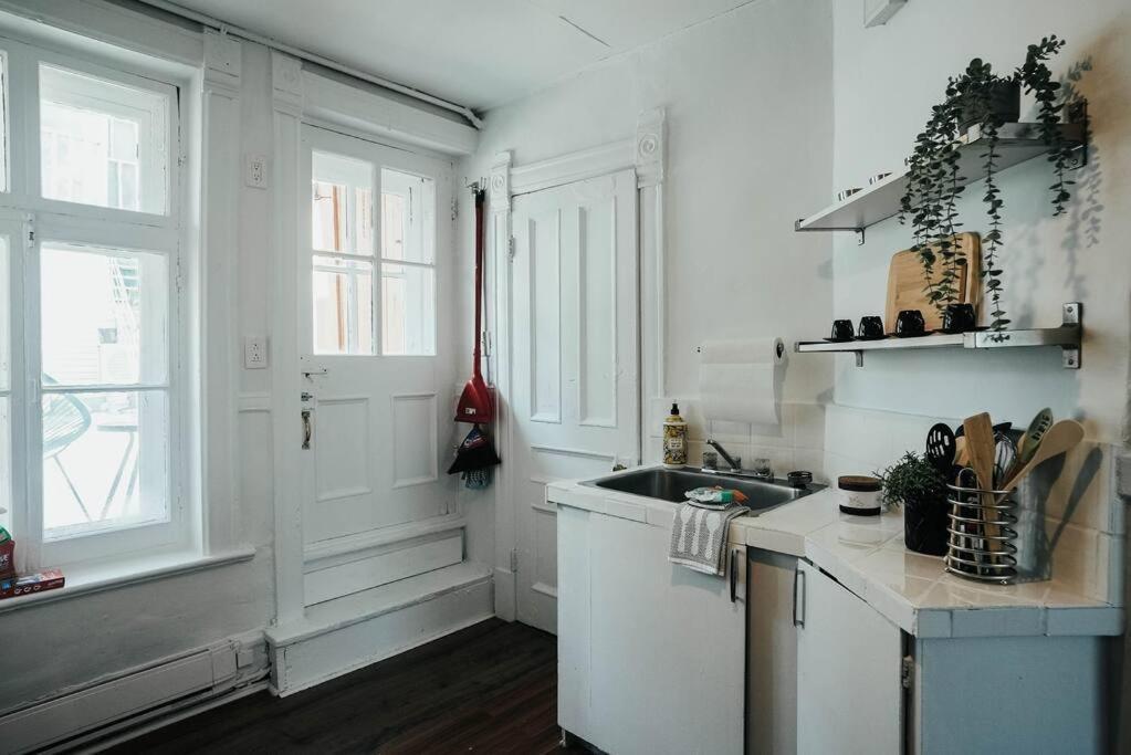 Apartment Hresidences Cozy Heritage St Andre Mtl Montreal