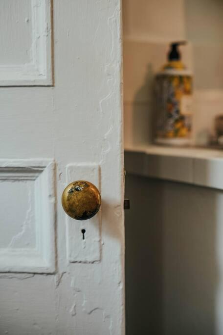 Apartment Hresidences Cozy Heritage St Andre Mtl