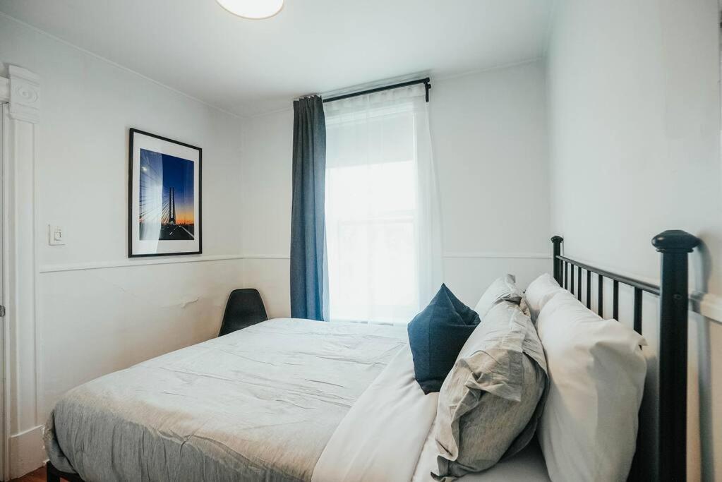 Hresidences Cozy Heritage St Andre Mtl Apartment