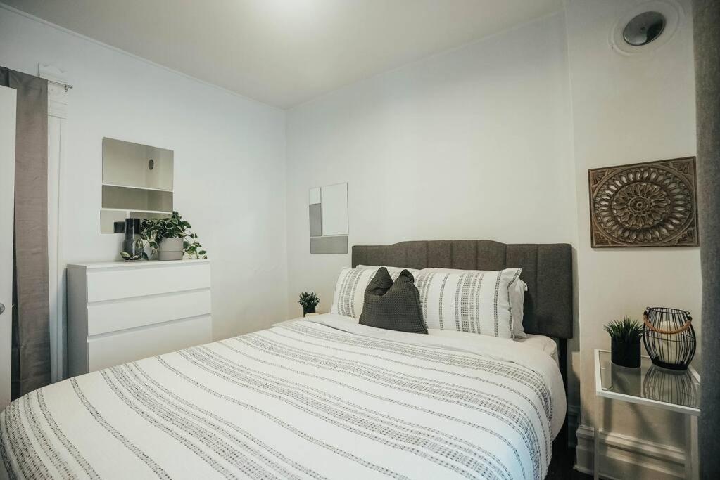 Apartment Hresidences Cozy Heritage St Andre Mtl