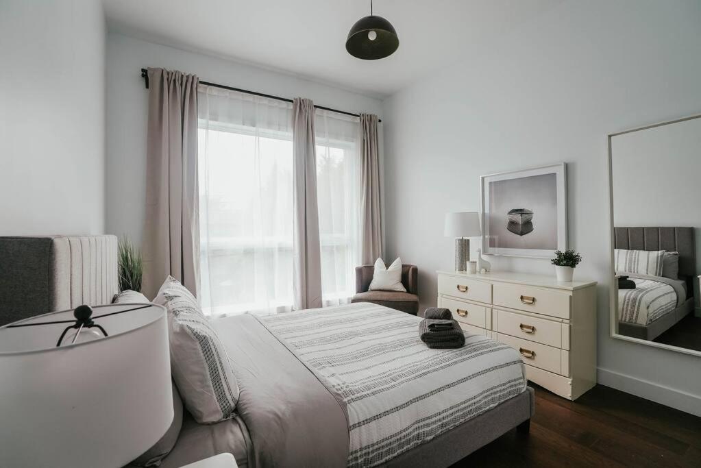 Hresidences Modern Apt On Main St Hubert Street * Montreal