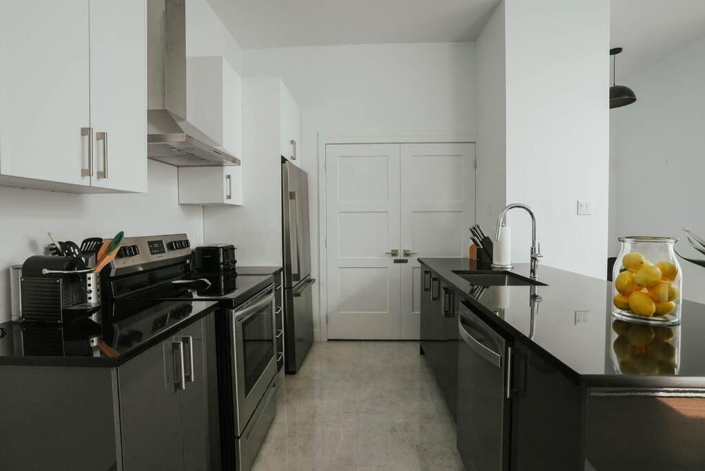 Hresidences Modern Apt On Main St Hubert Street *