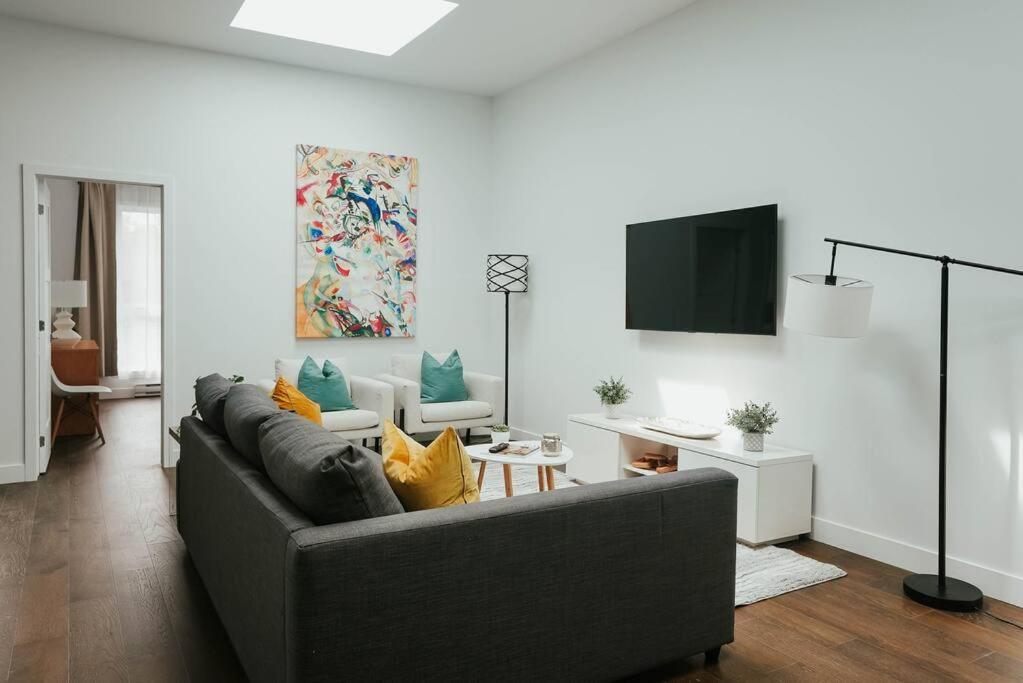 Apartment Hresidences Modern Apt On Main St Hubert Street Montreal
