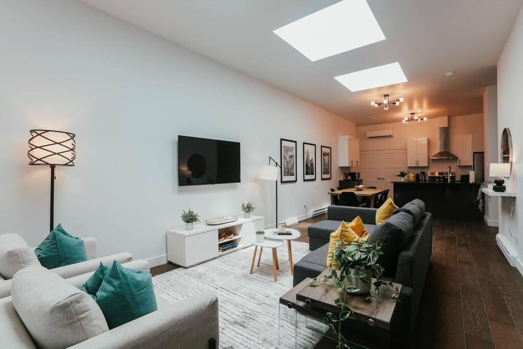 Hresidences Modern Apt On Main St Hubert Street Apartment