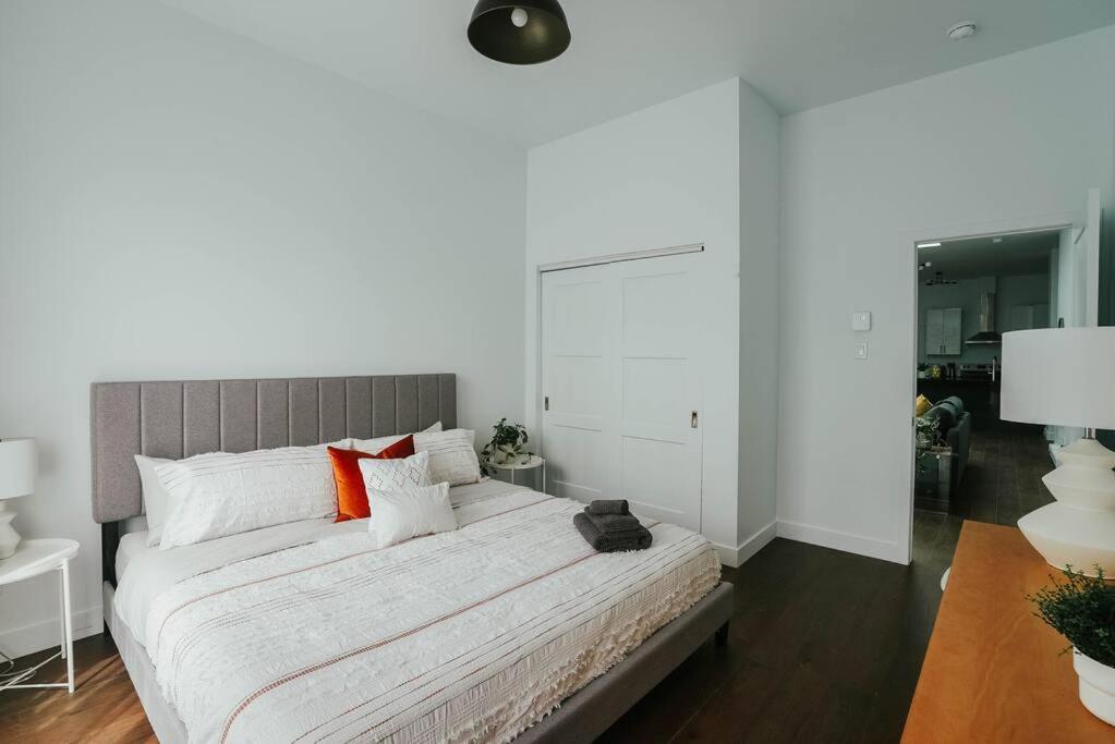 Apartment Hresidences Modern Apt On Main St Hubert Street Montreal