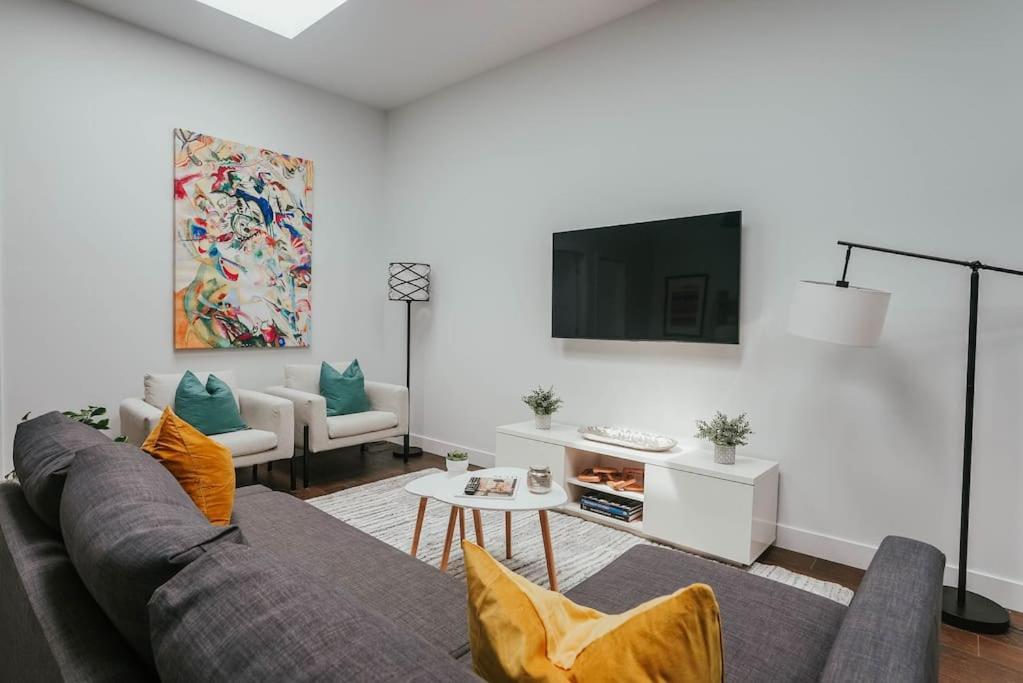 Hresidences Modern Apt On Main St Hubert Street Montreal