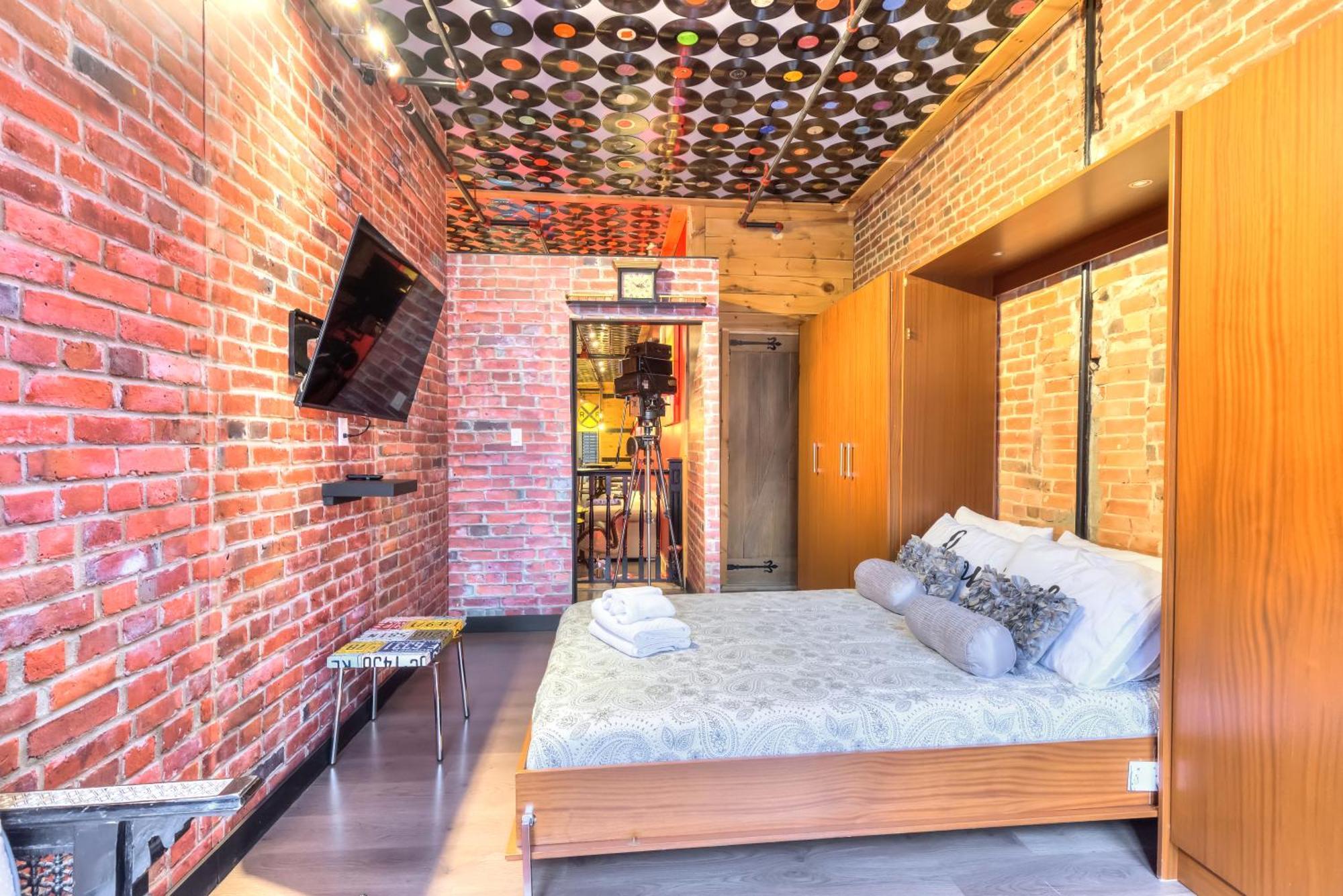 Designer's Unique Loft Apartment *