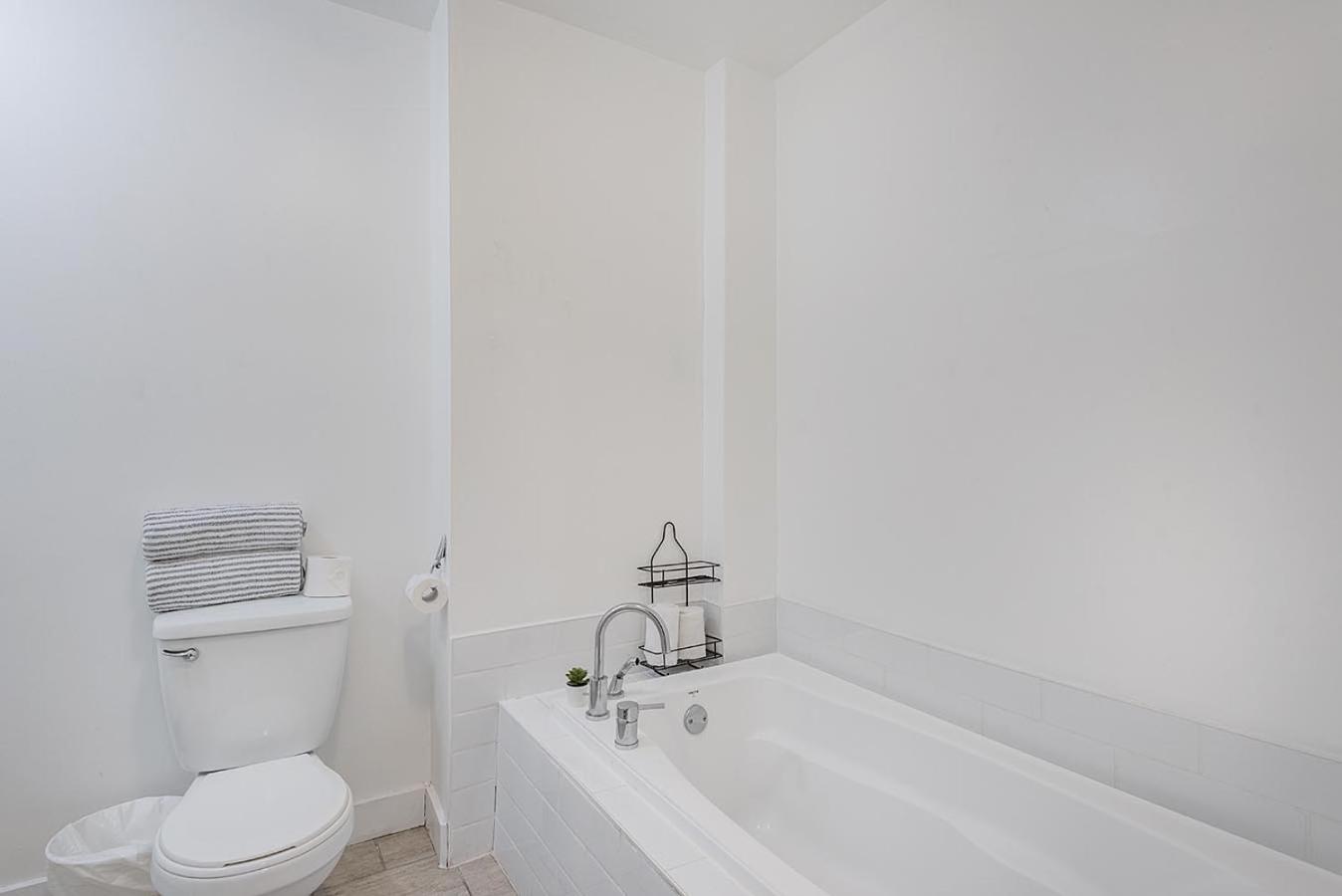Aaa Location & Free Parking * Montreal