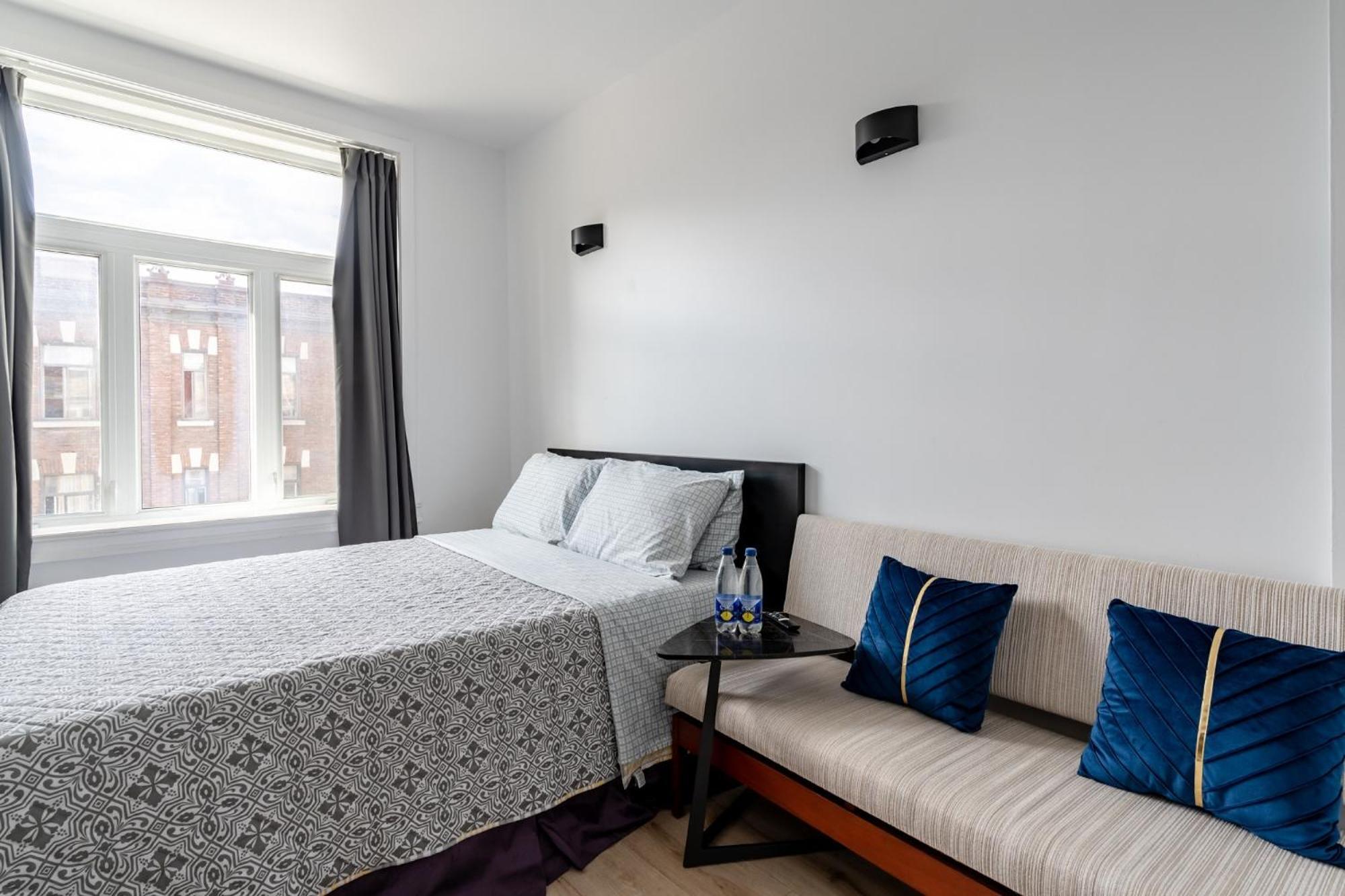 Le Coach Hotel Montreal
