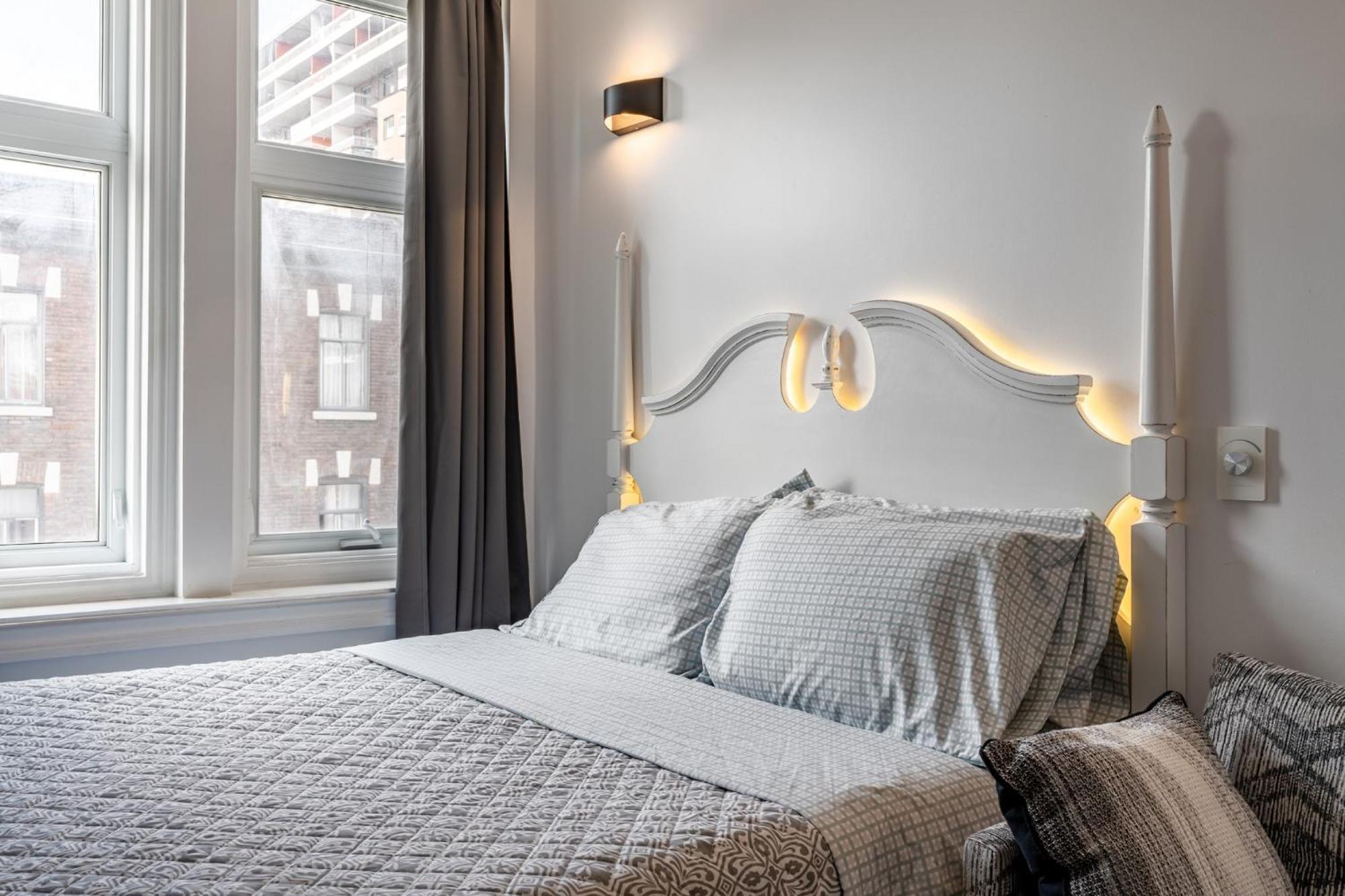 Hotel Le Coach Montreal
