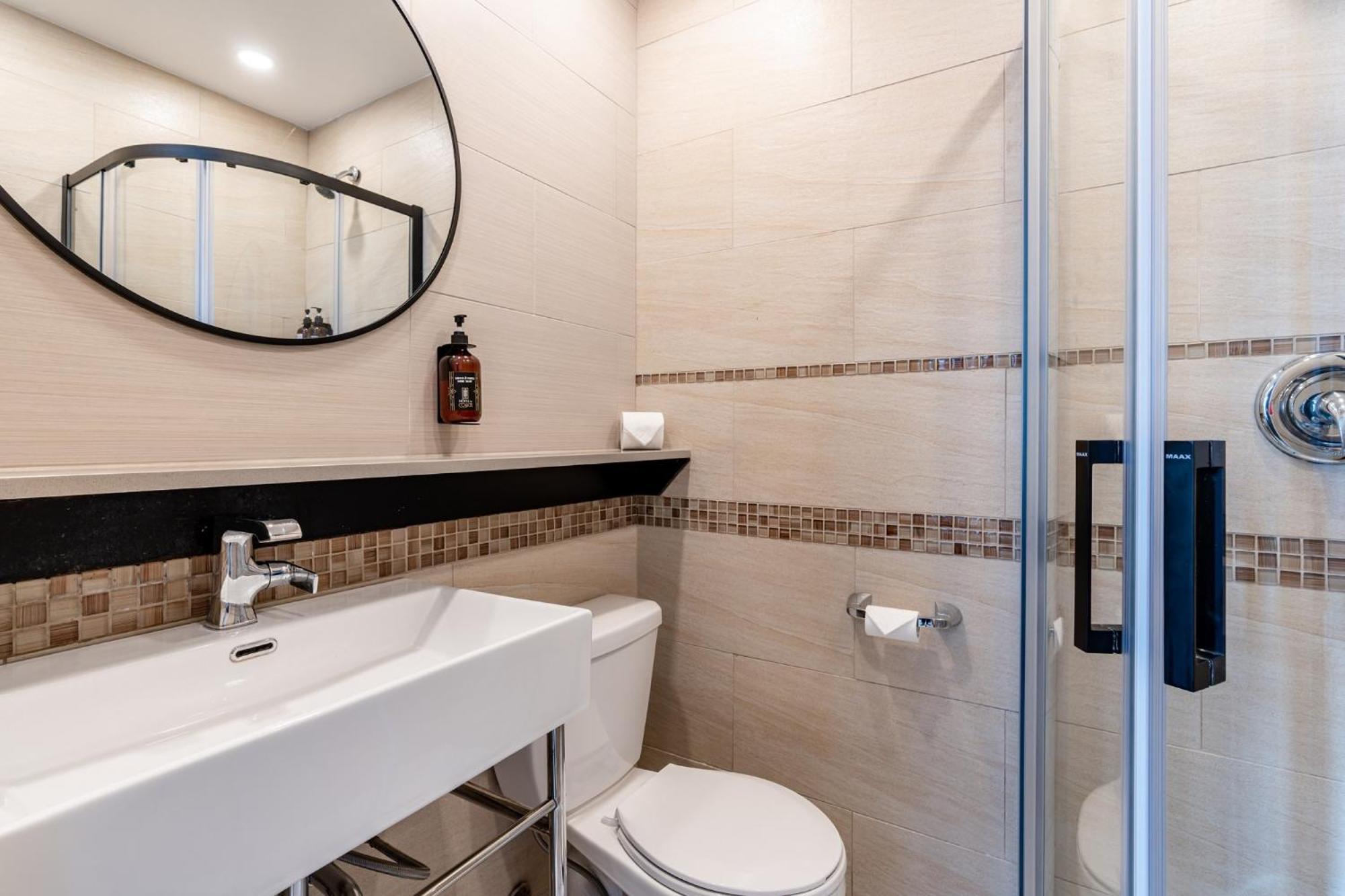 Le Coach Hotel *
