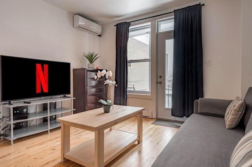 5-star Prime Location - Bright * Montreal