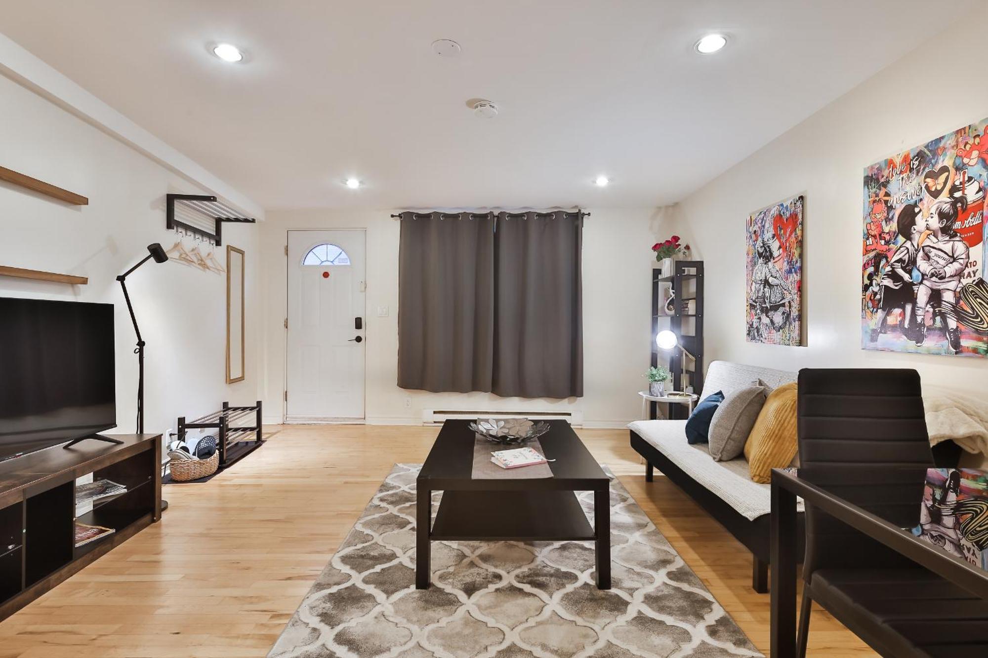 Free Parking - Full - 5 Min Walk To Metro - Location Montreal