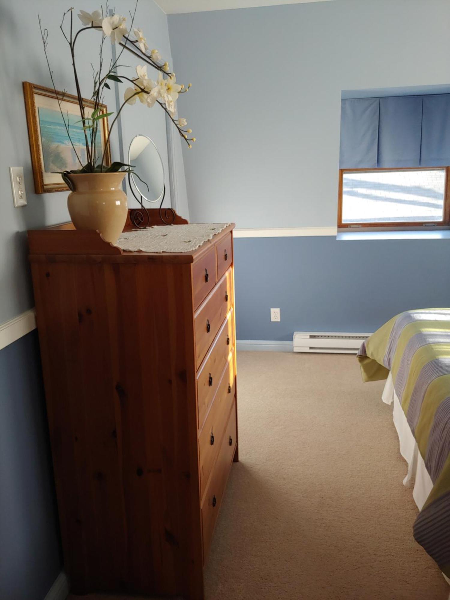 3 Bedrooms 3 Beds Near Metro -2 Parking Free *