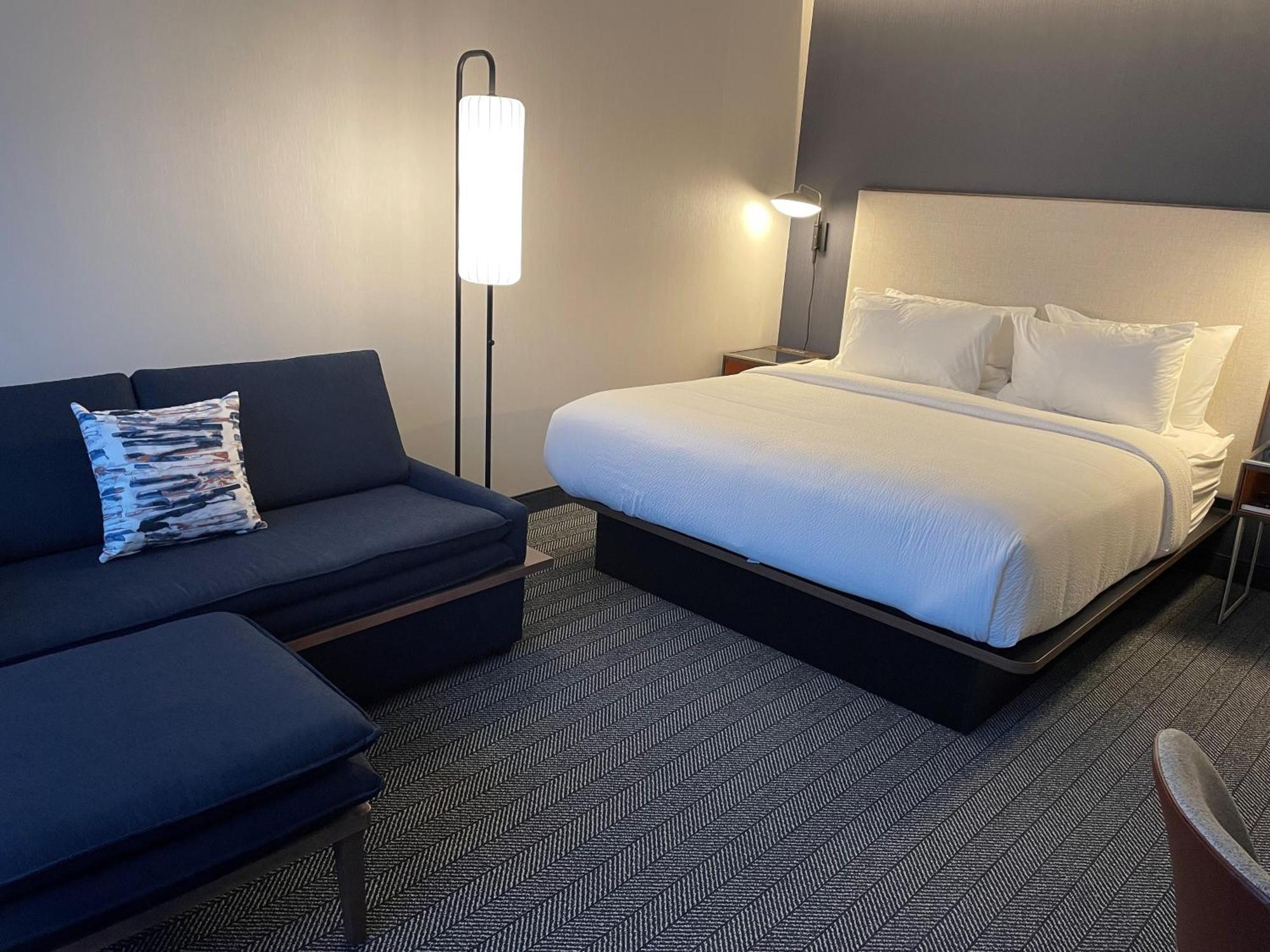Courtyard Midtown Hotel Montreal