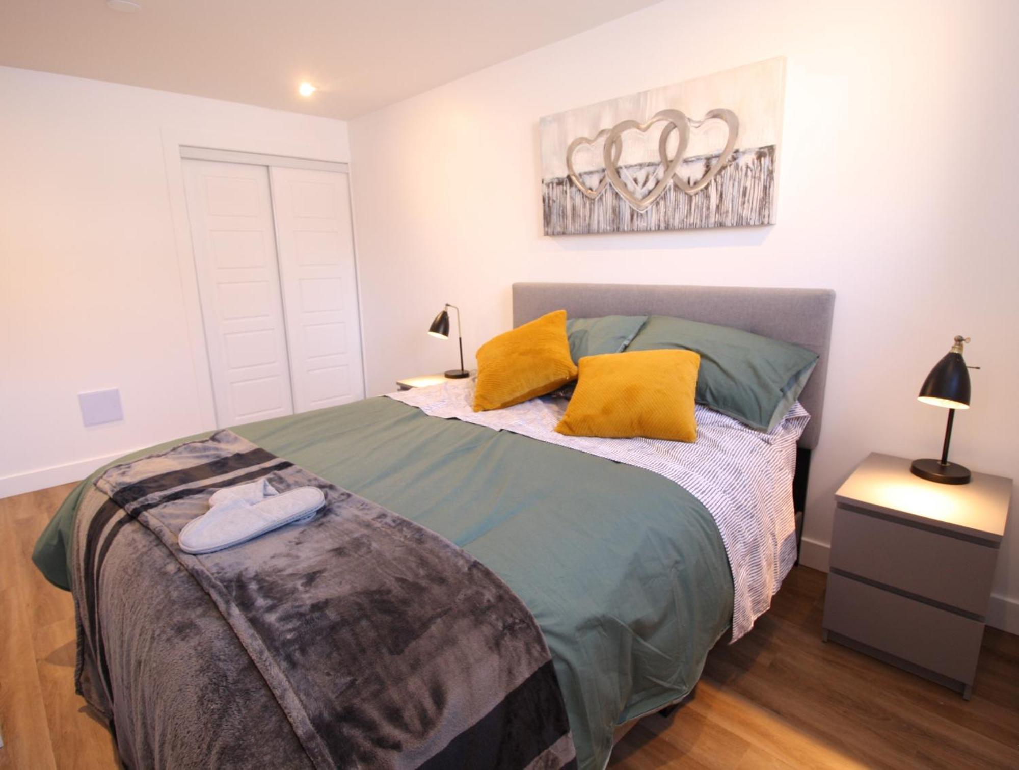 Luxueux - Deco Moderne, Rosemont *