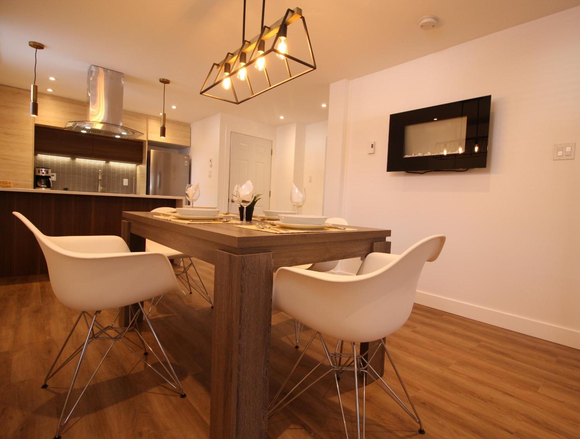 Luxueux - Deco Moderne, Rosemont * Montreal