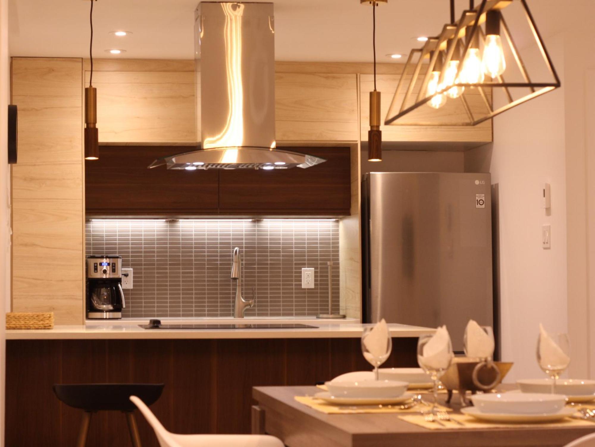Luxueux - Deco Moderne, Rosemont Apartment Montreal