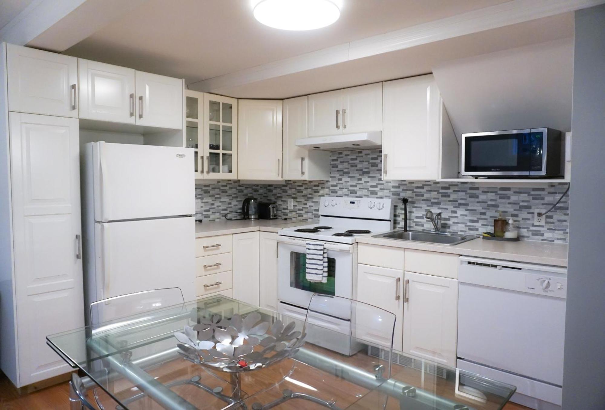 Apartment Free Parking - Great 1br Near Henri Bourassa Metro
