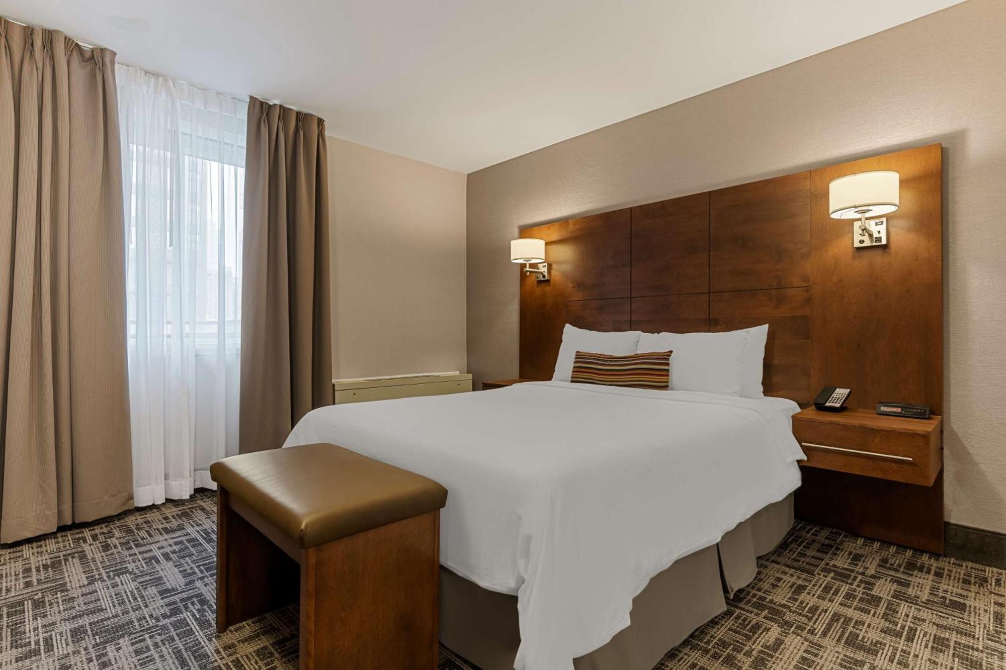 Hotel Western Ville-marie & 4*
