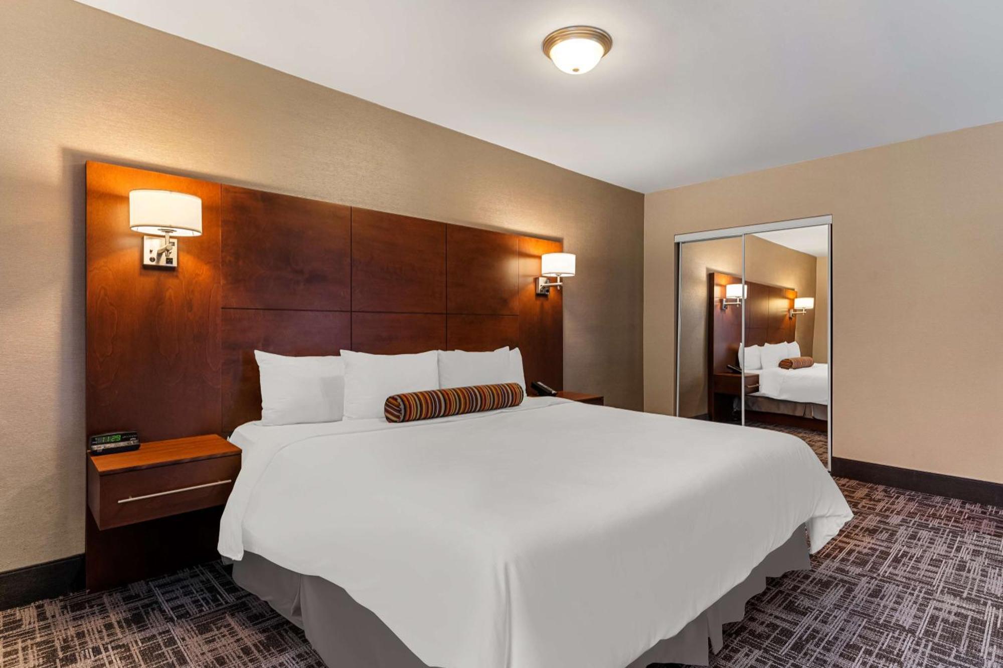 Hotel Western Ville-marie & 4*