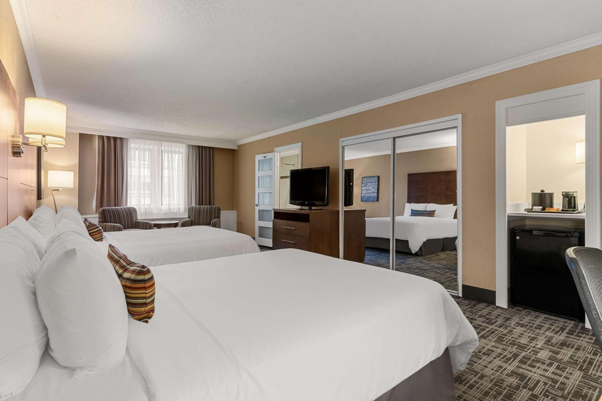 Western Ville-marie & Hotel 4*