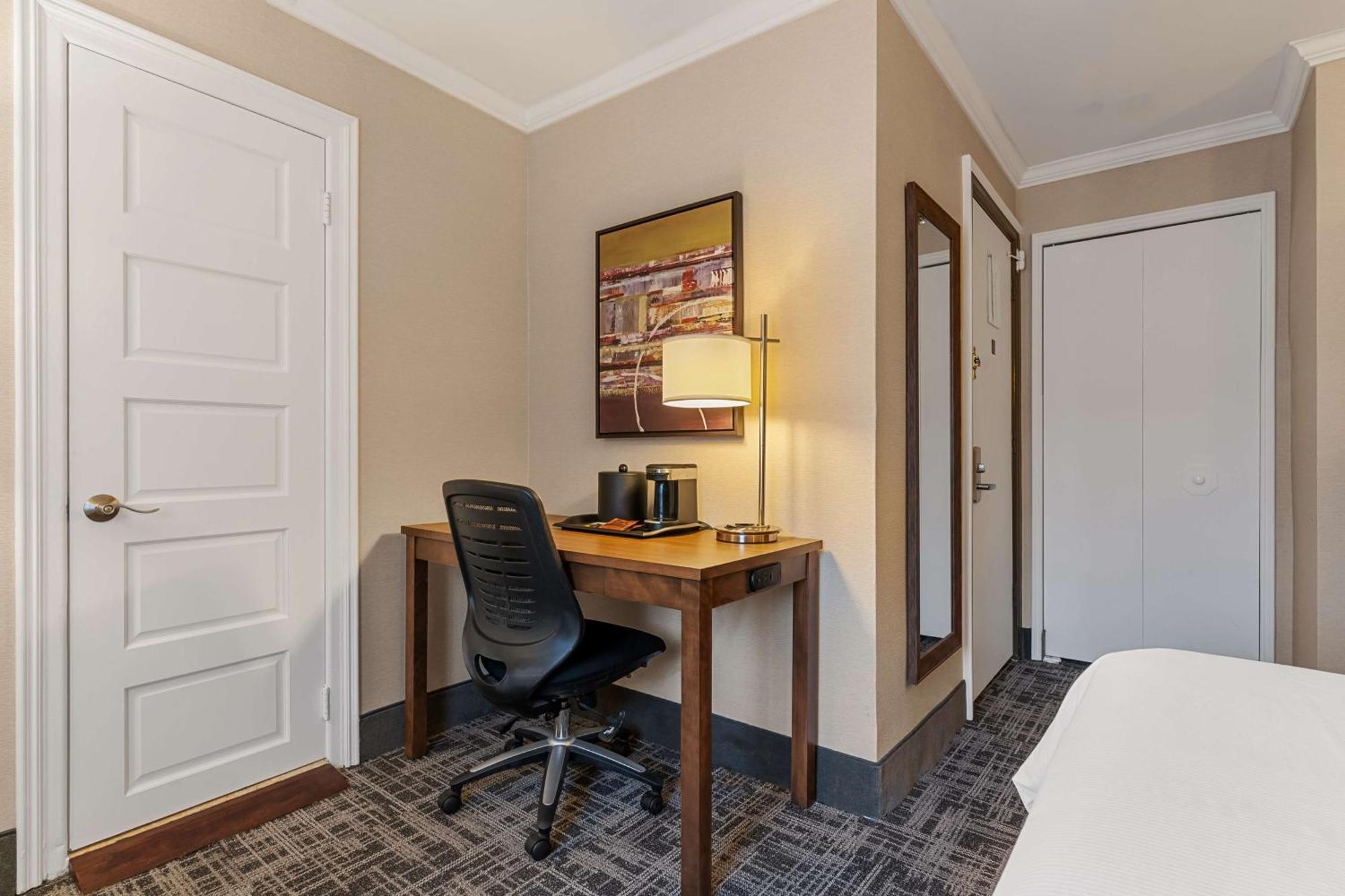 Western Ville-marie & 4* Montreal