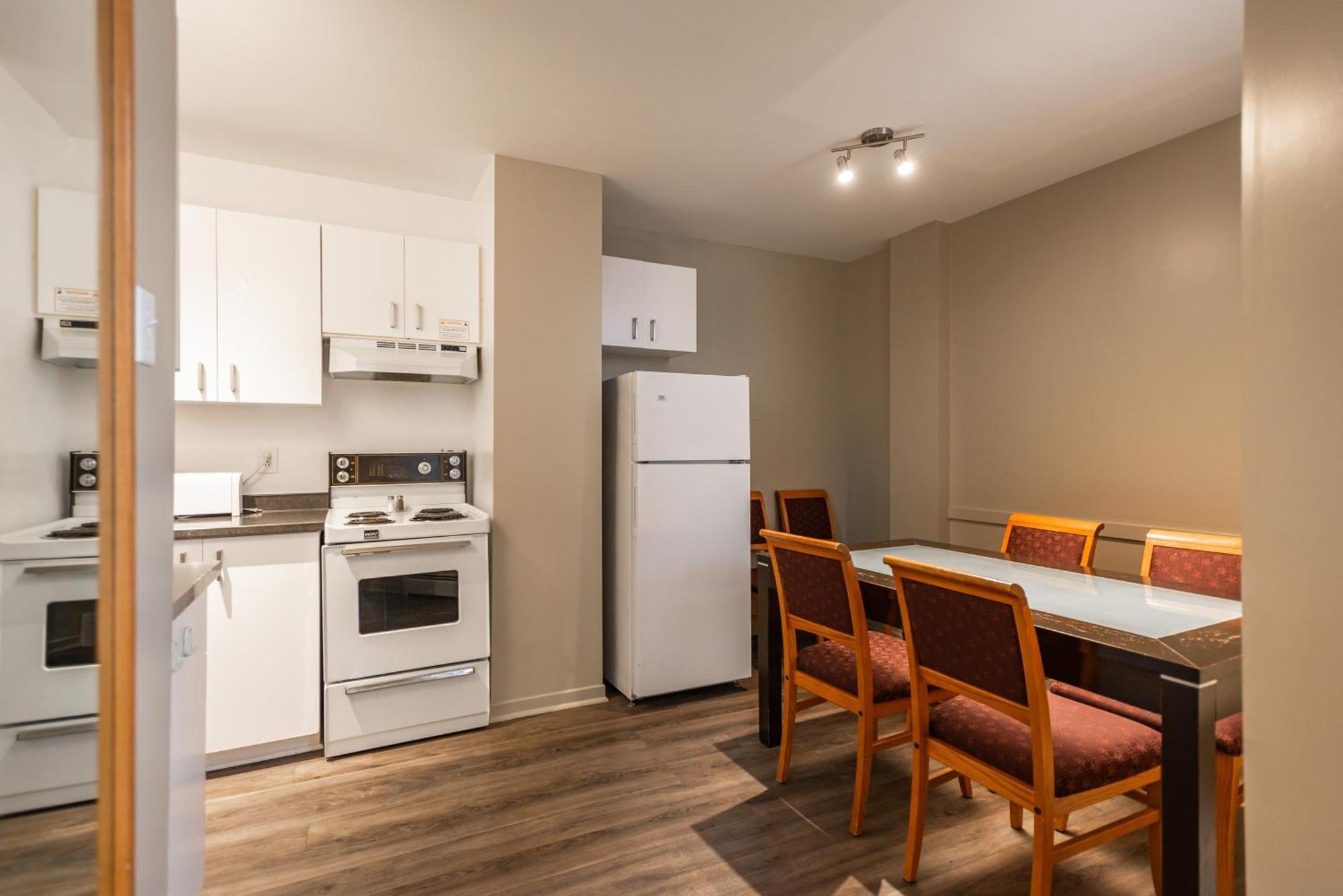 Le Roberval Hotel 3*