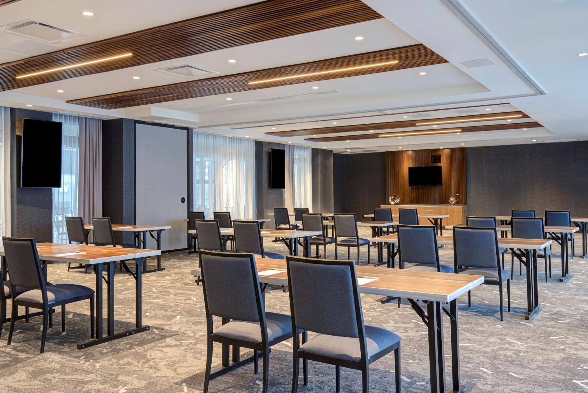 Hotel Hampton Downtown, Qc 3*