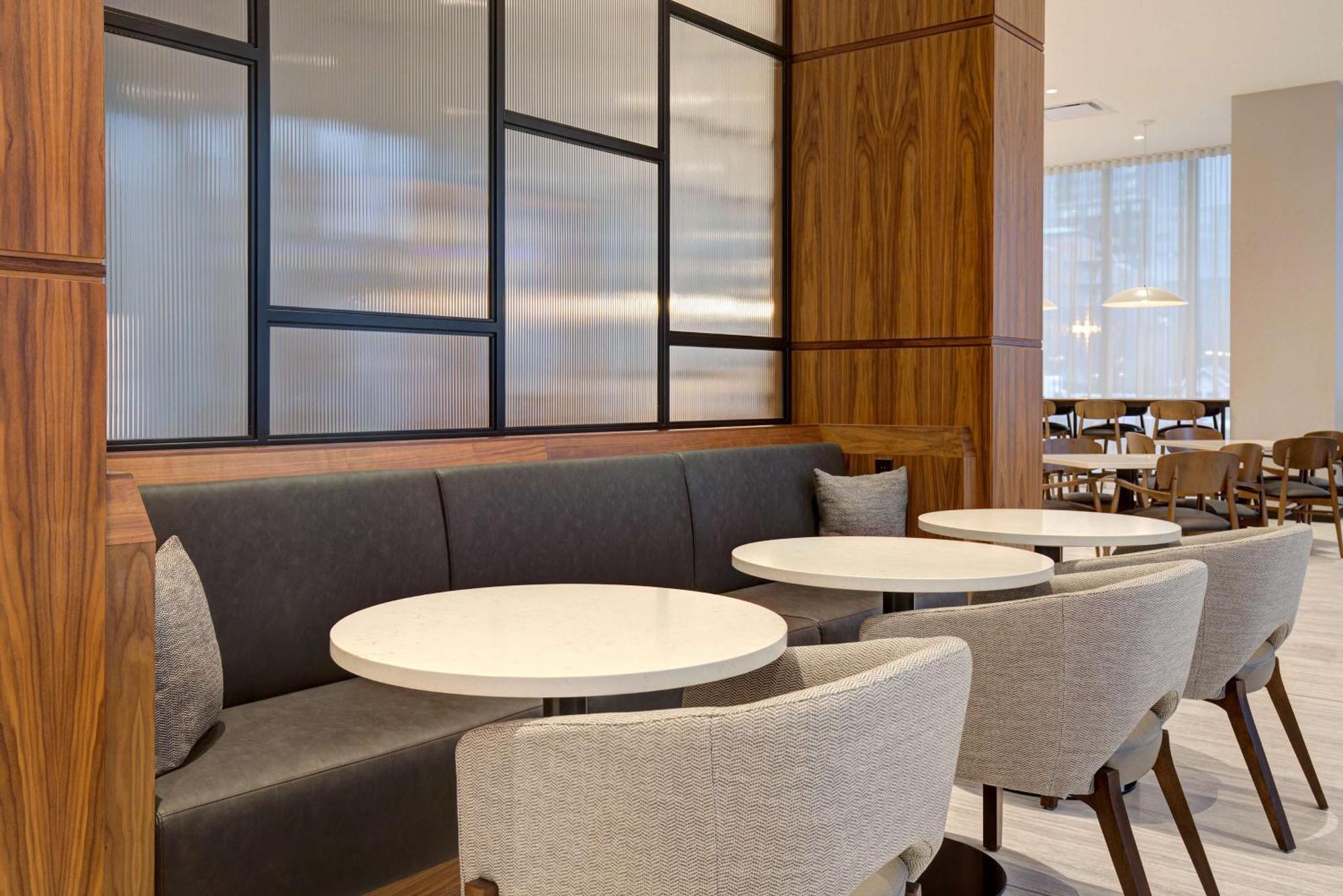 Hampton Downtown, Qc Hotel 3*