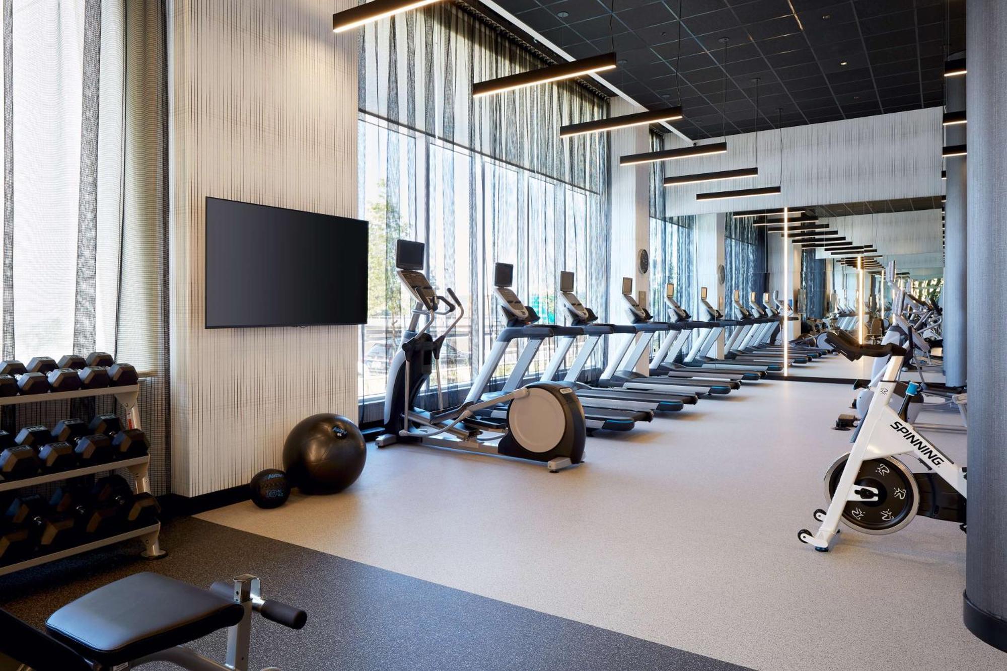 Hilton Garden Midtown, Quebec, Canada Hotel 4*