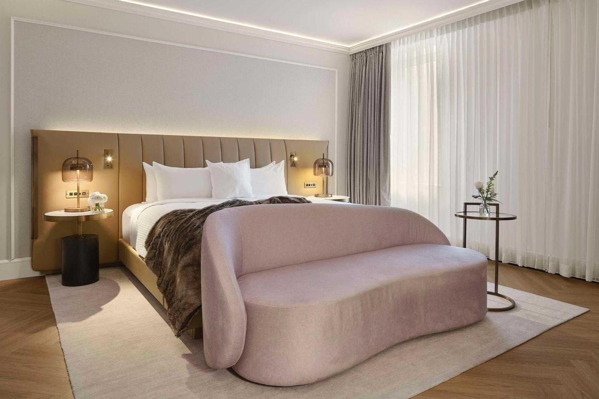 Vogue Downtown, Curio Collection By Hilton 4*
