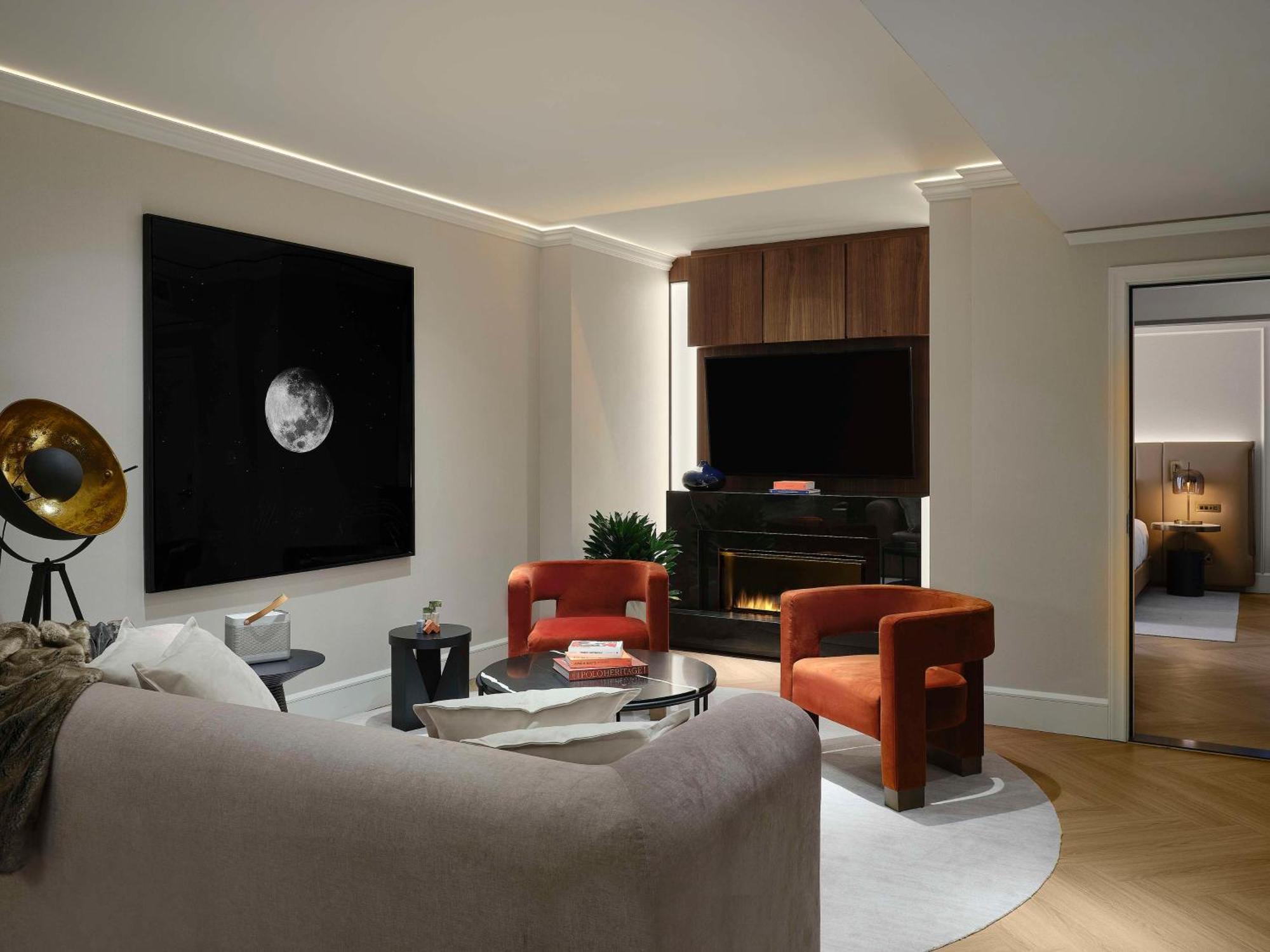 Vogue Downtown, Curio Collection By Hilton