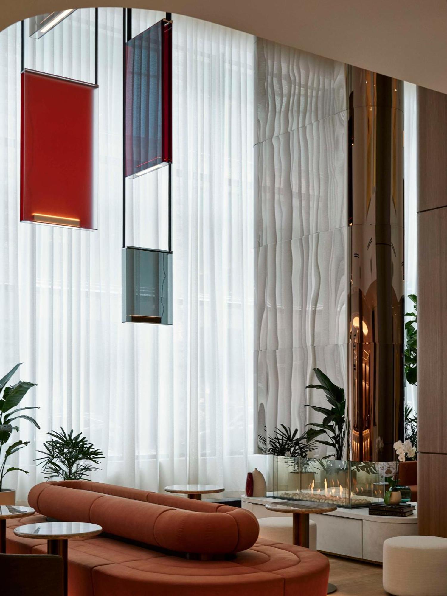 Hotel Vogue Downtown, Curio Collection By Hilton Montreal