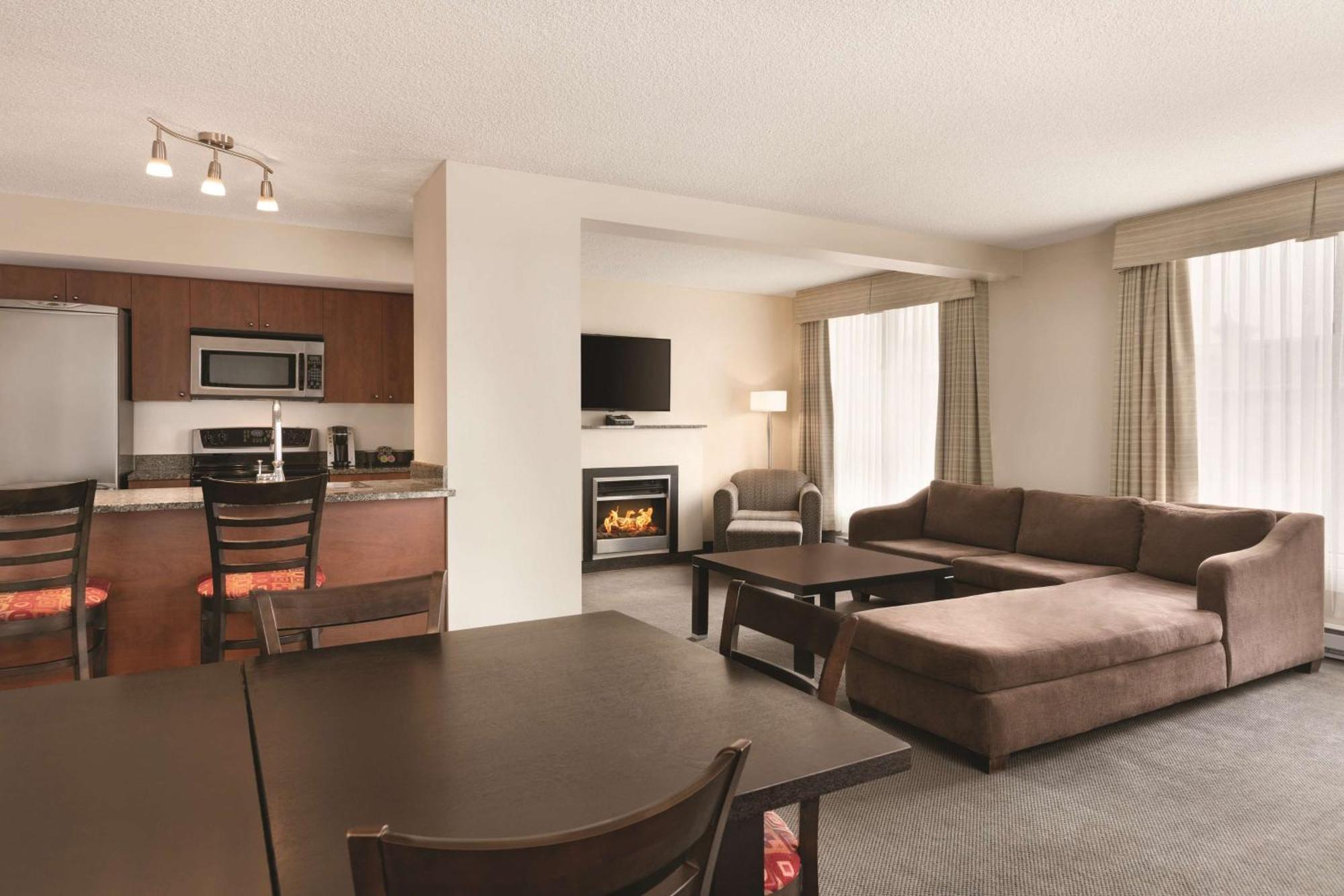 Hotel Embassy By Hilton - 4*