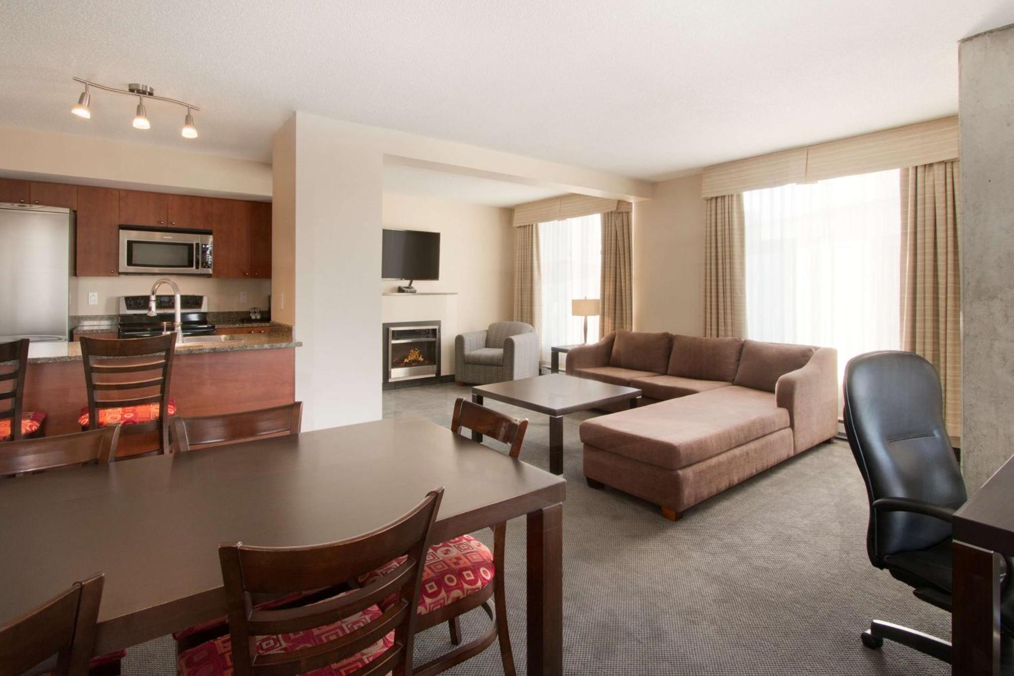 Hotel Embassy By Hilton - 4*