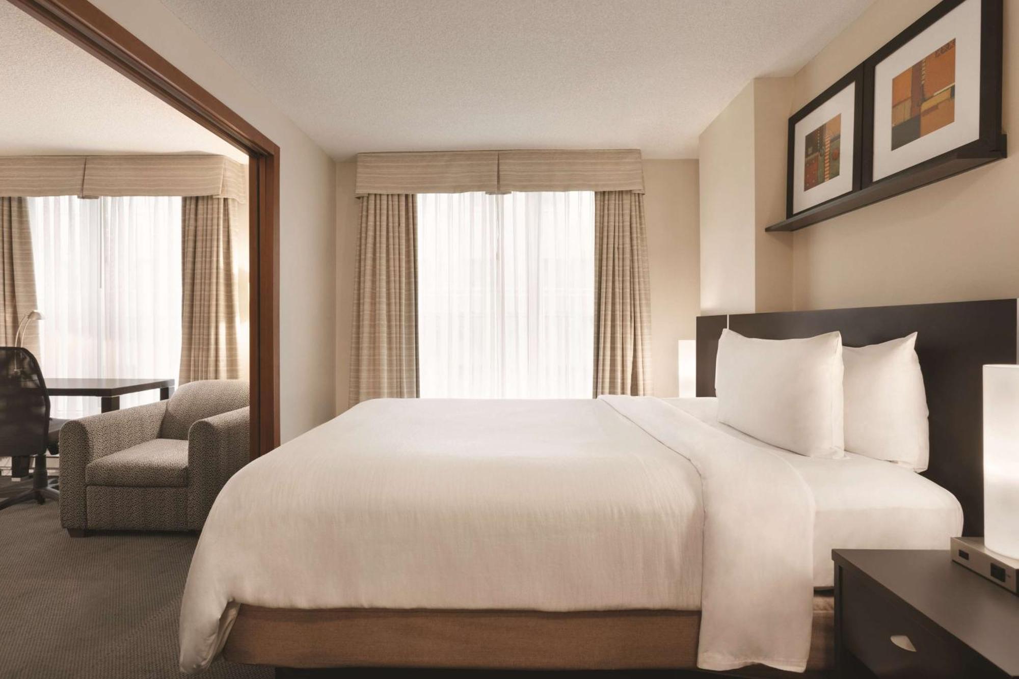 Embassy By Hilton - 4*