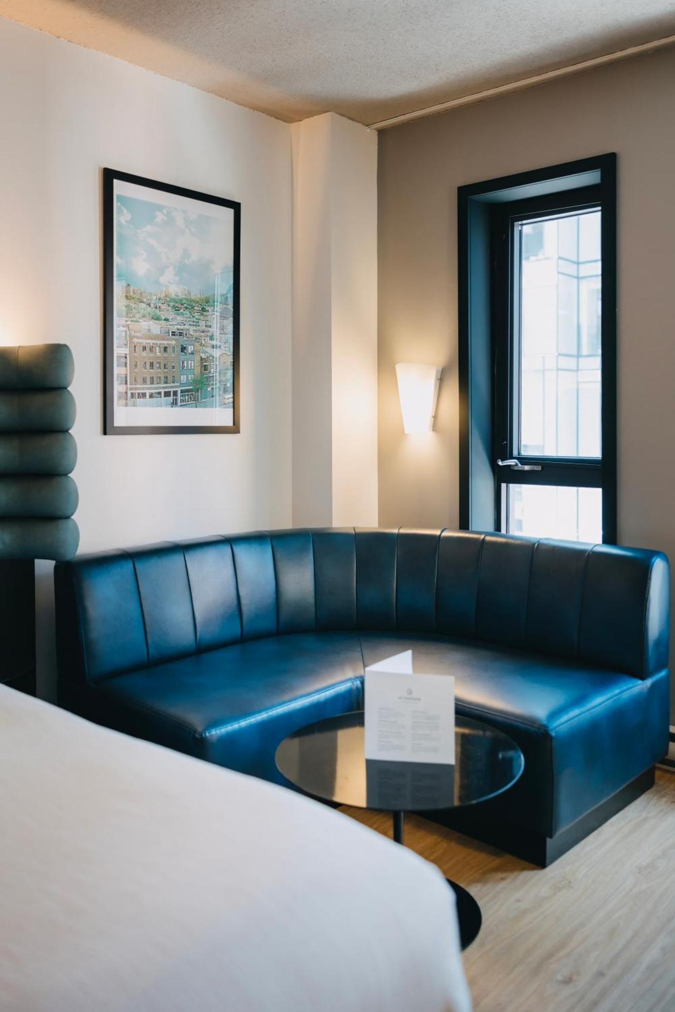 Le Dauphin Centre-ville Hotel Montreal