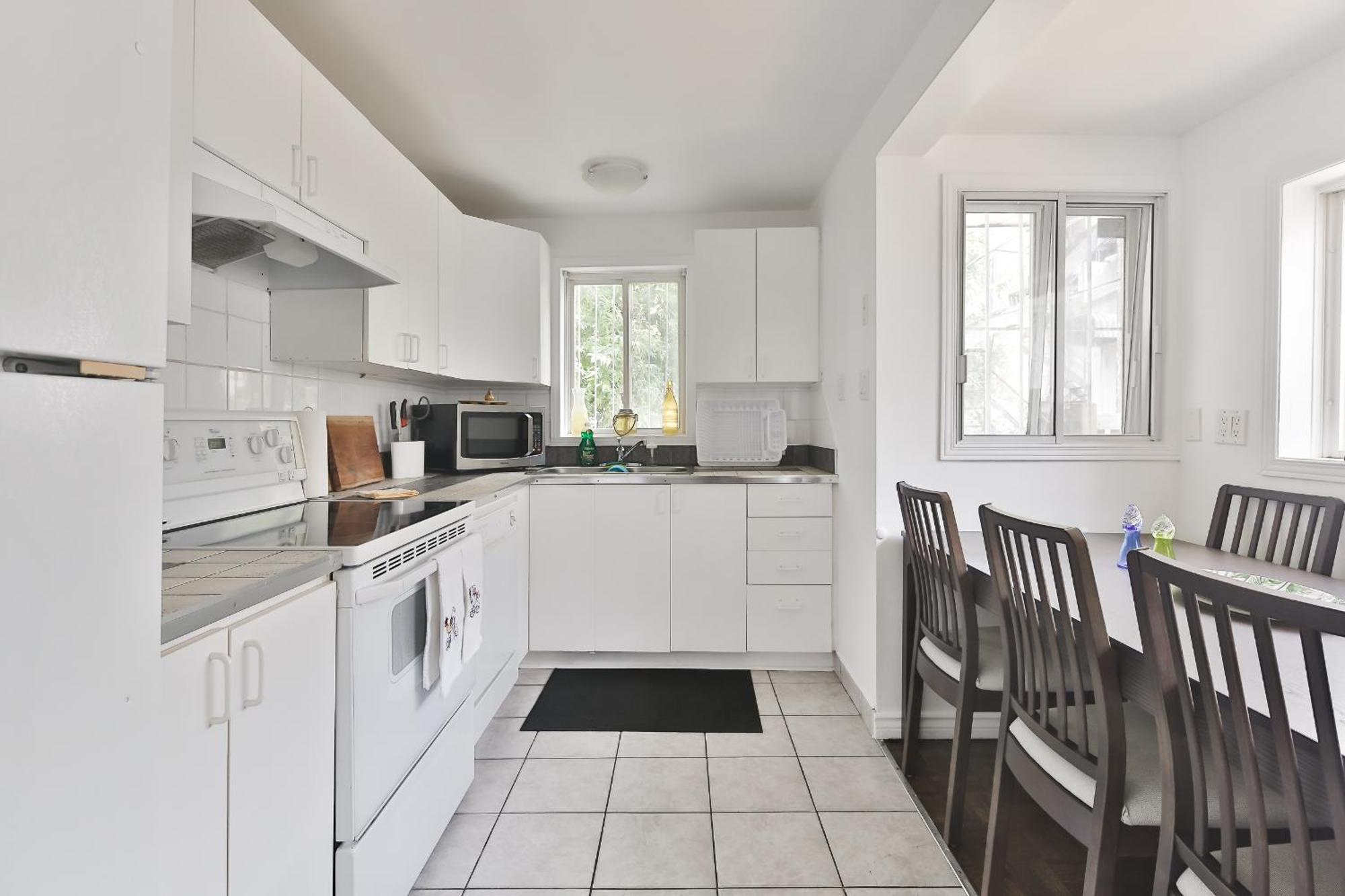 Free Parking - Full - 5 Min Walk To Metro - Location Montreal
